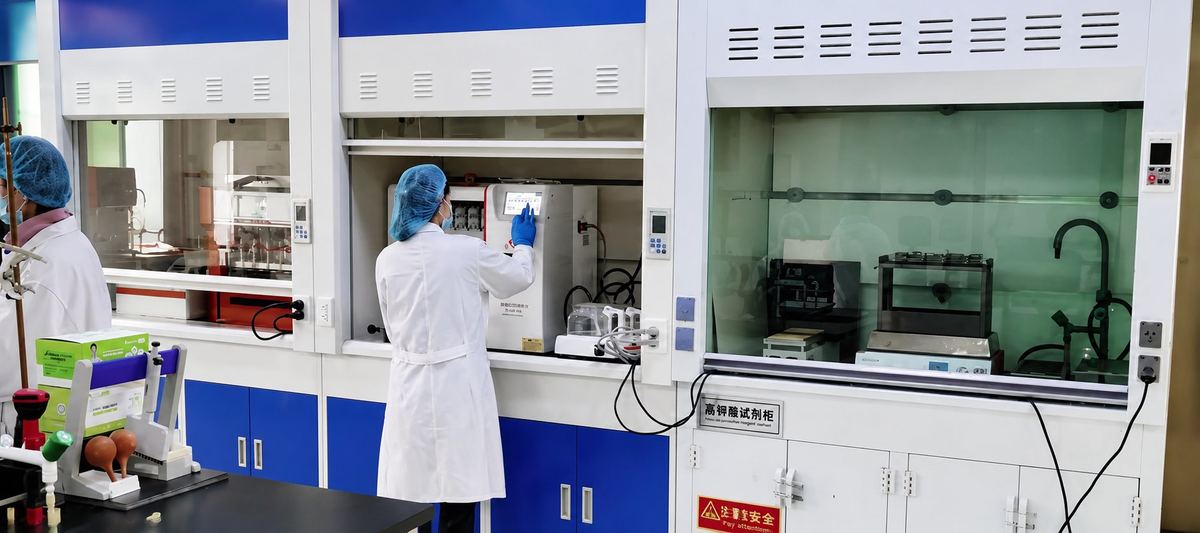 QC lab technician testing pet food nutrition - HACCP certified factory China